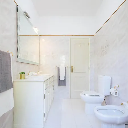 Villa In Monchique With Heated Pool
