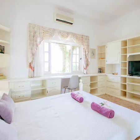 Villa In Monchique With Heated Pool 빌라